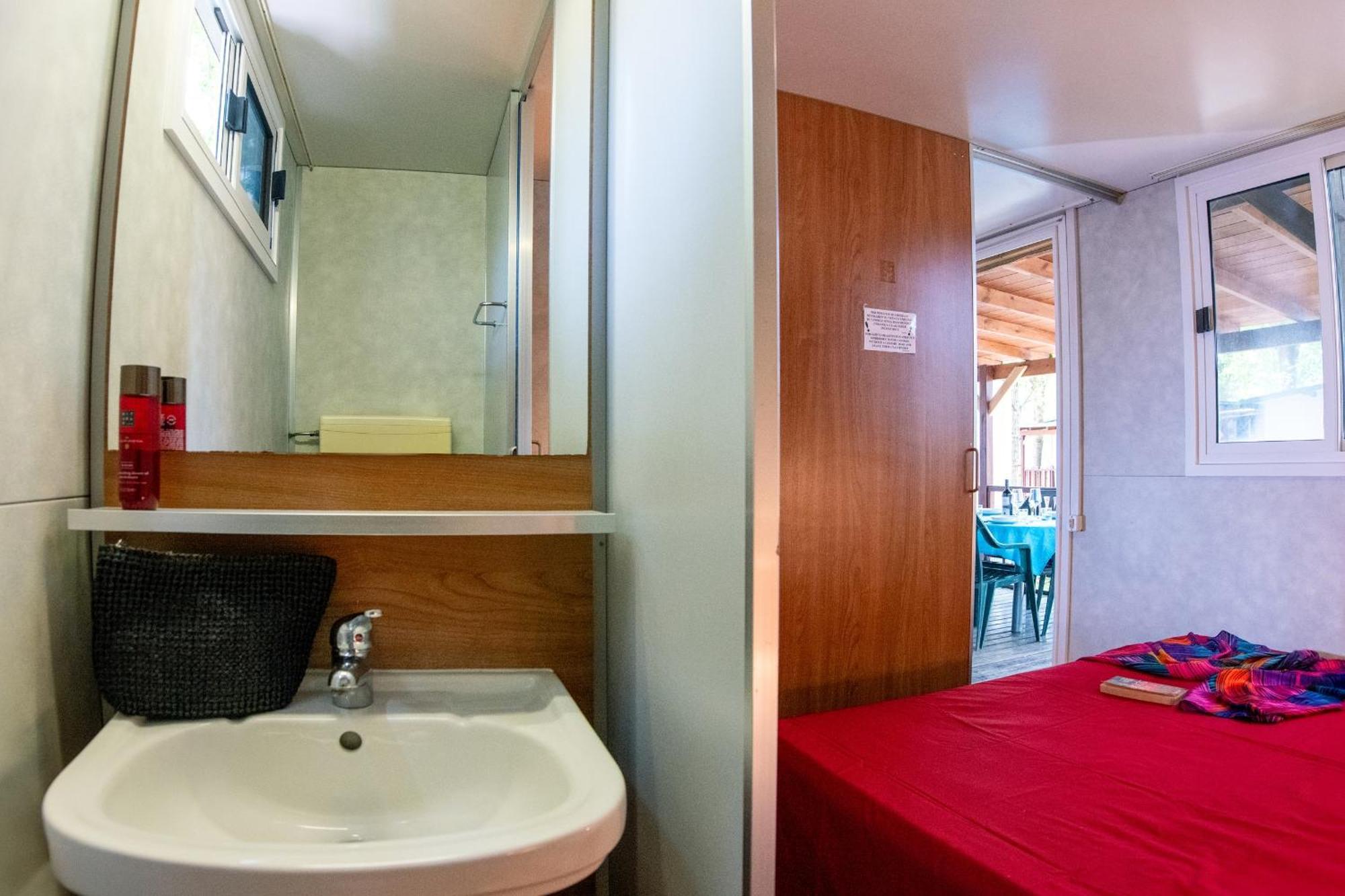 Camping Village Punta Navaccia Tuoro sul Trasimeno Exterior foto