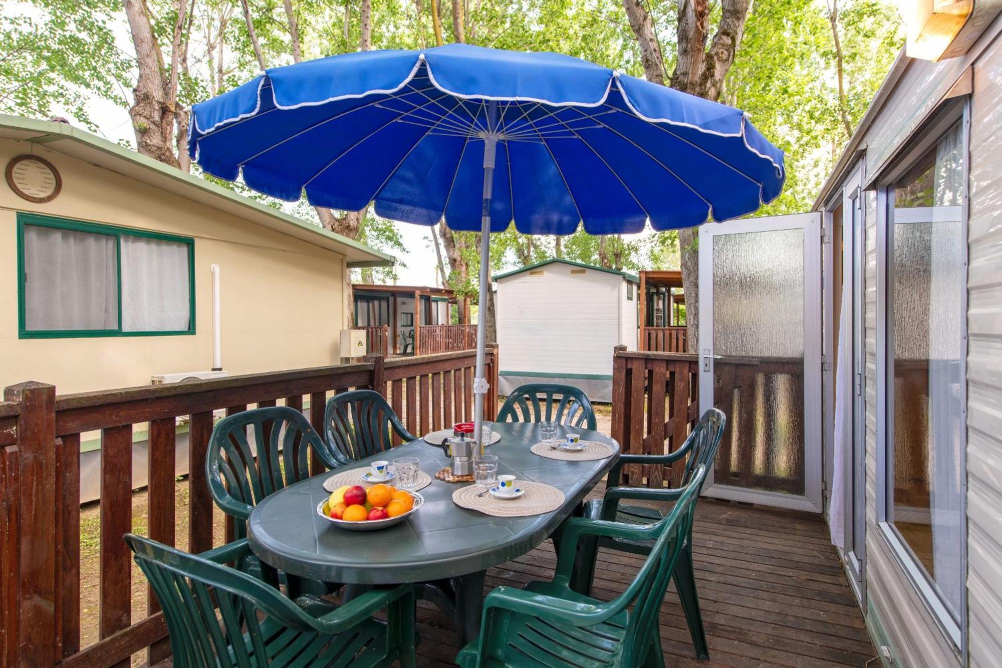 Camping Village Punta Navaccia Tuoro sul Trasimeno Exterior foto