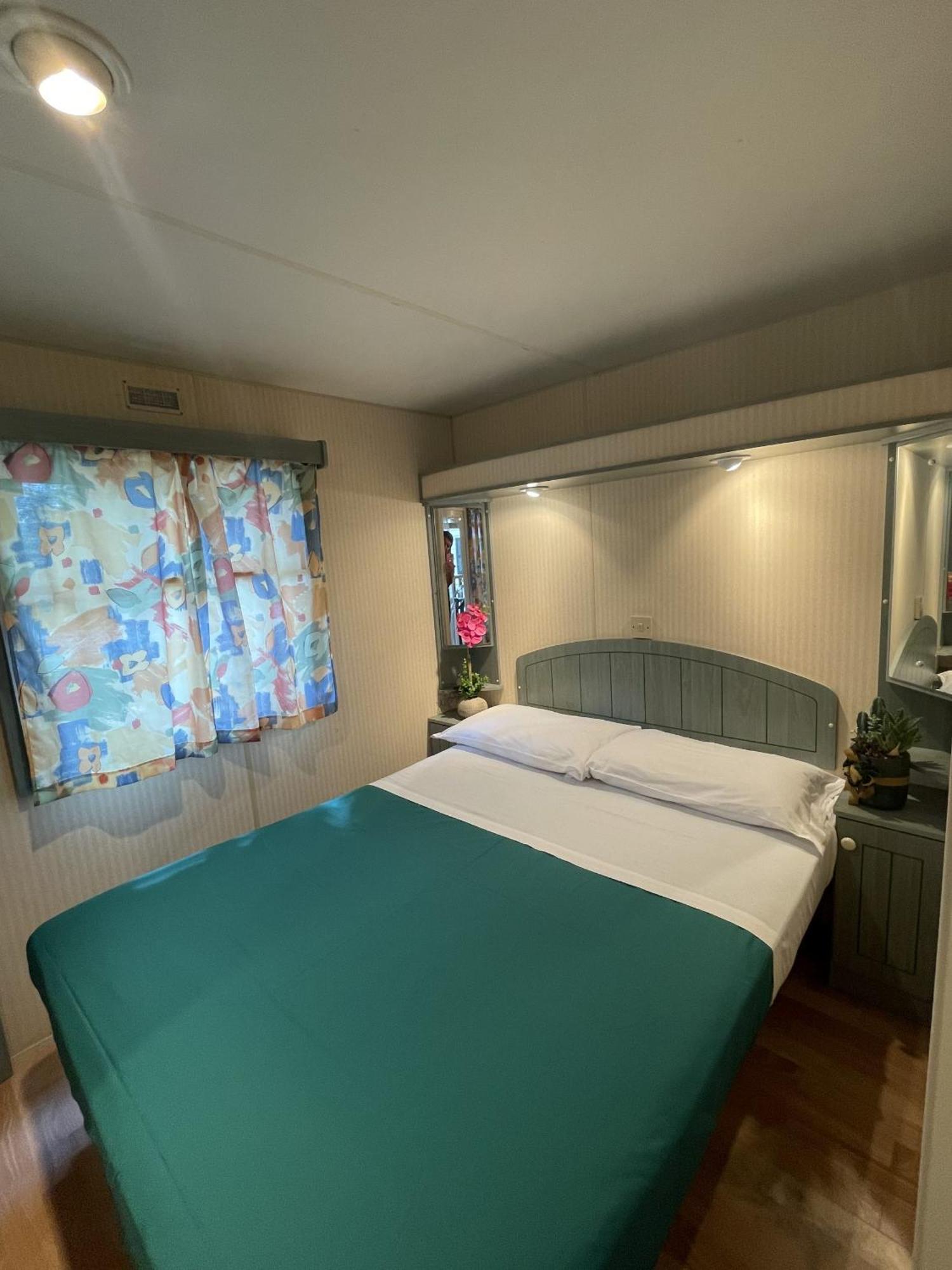 Camping Village Punta Navaccia Tuoro sul Trasimeno Exterior foto